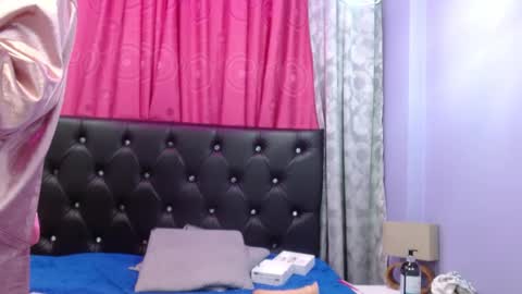 Snapshot of sophia_ny chatting on February 12, 2025, 2:45 am SOPHIA online show from February 12, 2025, 2:45 am