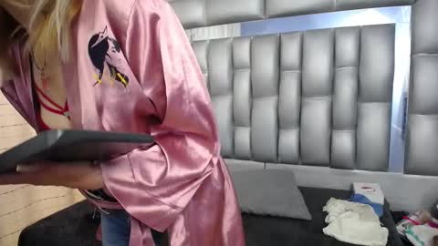 Snapshot of sophia_ny chatting on February 28, 2025, 7:35 pm SOPHIA online show from February 28, 2025, 7:35 pm