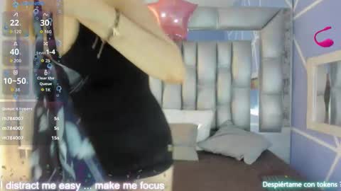 Snapshot of sophia_ny chatting on December 15, 2025, 2:21 pm SOPHIA online show from December 15, 2025, 2:21 pm