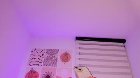 Sophi online show from December 18, 2024, 4:42 am