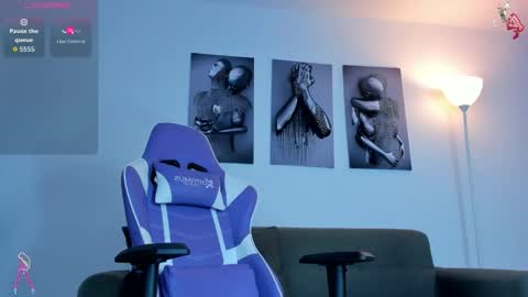 Sophia Wilians  online show from October 13, 2025, 8:09 pm