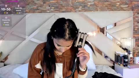 Sophia Paris online show from October 1, 2025, 3:56 am