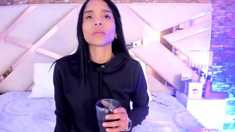 Sophia Paris online show from October 9, 2025, 2:31 am