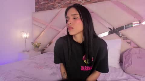 Sophia Paris online show from October 15, 2025, 3:17 am