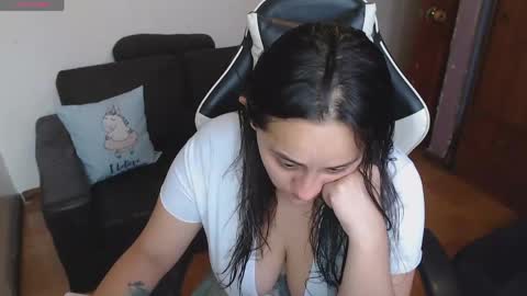 sophiaa_vega_ online show from April 14, 2026, 11:49 am