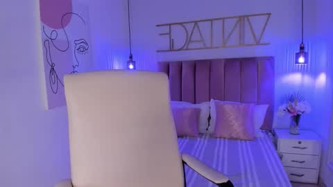 Snapshot of sophiaahill chatting on November 13, 2025, 8:30 pm Sophie Hill online show from November 13, 2025, 8:30 pm