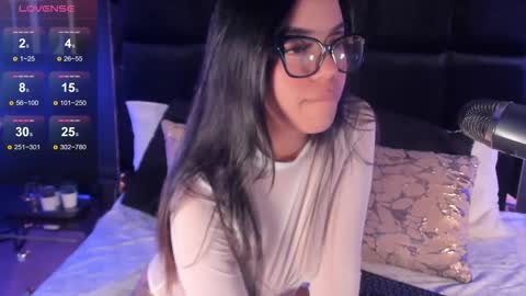 Snapshot of sophiaahill chatting on November 21, 2025, 8:40 pm Sophie Hill online show from November 21, 2025, 8:40 pm