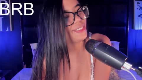 Snapshot of sophiaahill chatting on November 26, 2025, 4:46 am Sophie Hill online show from November 26, 2025, 4:46 am