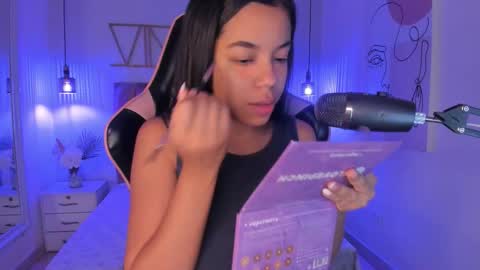 Snapshot of sophiaahill chatting on November 30, 2025, 12:31 pm Sophie Hill online show from November 30, 2025, 12:31 pm