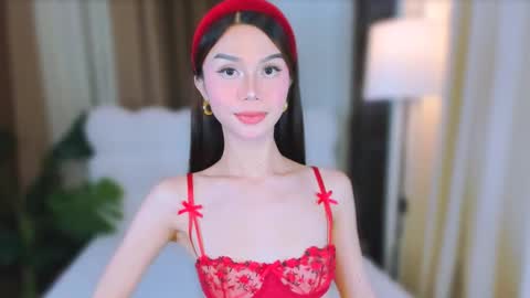 sophiaarmani online show from March 10, 2025, 4:14 pm