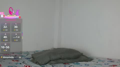 Sophia Bedford online show from September 19, 2025, 5:02 pm