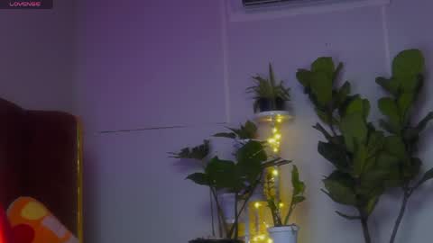 Snapshot of sophialaxx chatting on April 22, 2026, 7:59 pm Sophia online show from April 22, 2026, 7:59 pm