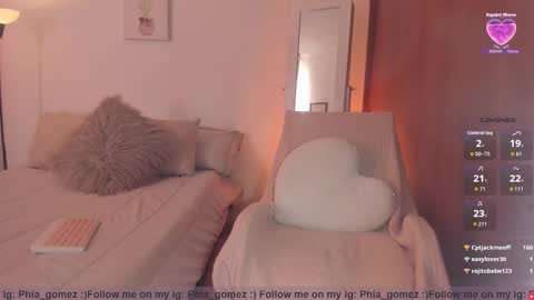 Snapshot of sophiaparker_ chatting on March 25, 2026, 1:50 pm online show from March 25, 2026, 1:50 pm