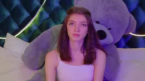 Snapshot of sophiaprove chatting on November 17, 2025, 4:24 pm SophiaProve online show from November 17, 2025, 4:24 pm