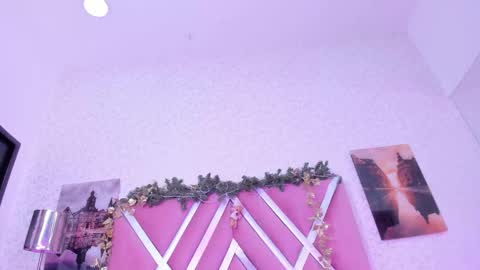 Sophia Salazar online show from November 21, 2025, 3:54 pm