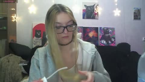 SophiaSonata online show from February 1, 2026, 10:30 pm