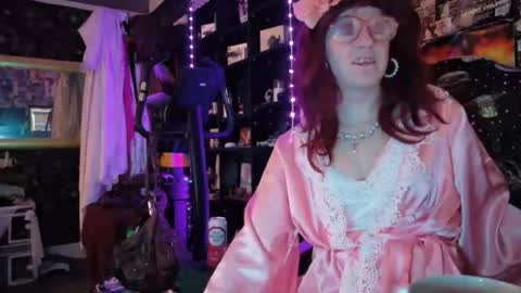 Snapshot of sophie198013 chatting on May 23, 2026, 11:09 pm Sophie Satin1980 online show from May 23, 2026, 11:09 pm