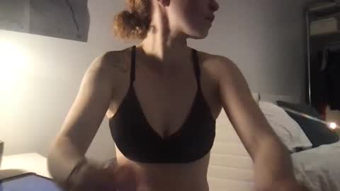 Snapshot of sophie21xoxo chatting on October 5, 2025, 1:59 am sophie21xoxo online show from October 5, 2025, 1:59 am