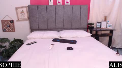 Sophie  Alis online show from February 22, 2025, 10:51 am