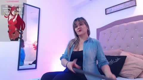 Sophie online show from November 19, 2025, 8:20 pm