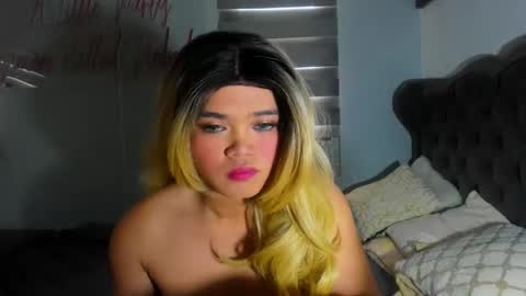 Snapshot of sophie_cutie03 chatting on December 14, 2025, 4:29 am sophie_cutie03 online show from December 14, 2025, 4:29 am