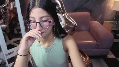 sophie_jones_b online show from February 12, 2026, 12:44 pm