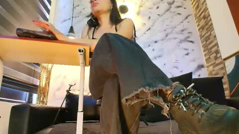 Snapshot of sophie_littles chatting on December 17, 2025, 12:55 pm Sophie online show from December 17, 2025, 12:55 pm