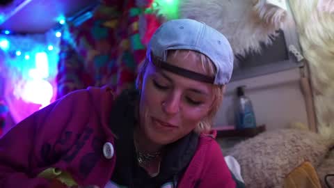 derpy derpington online show from January 28, 2025, 6:05 am