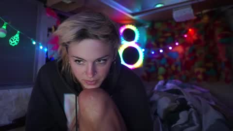 derpy derpington online show from March 8, 2025, 3:39 am