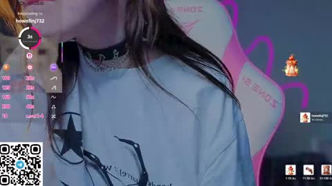 Snapshot of sophie_nomenal_ chatting on May 4, 2026, 5:20 pm sophie_nomenal_ online show from May 4, 2026, 5:20 pm