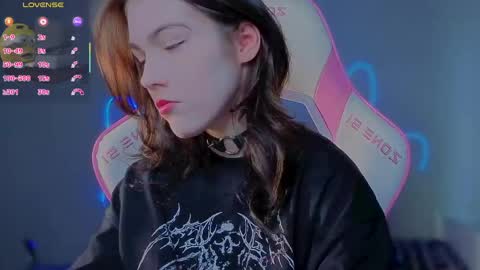 Snapshot of sophie_nomenal_ chatting on May 28, 2026, 1:30 pm sophie_nomenal_ online show from May 28, 2026, 1:30 pm