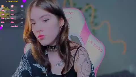 sophie_nomenal_ online show from August 4, 2026, 6:43 pm
