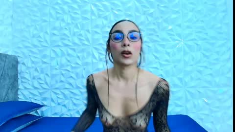 sophie_willow online show from April 5, 2026, 7:44 pm