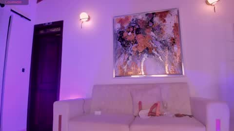 Snapshot of sophiebarnett_ chatting on February 15, 2025, 2:47 am Sophie online show from February 15, 2025, 2:47 am