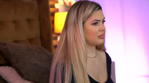 Sophie online show from February 8, 2026, 10:18 am