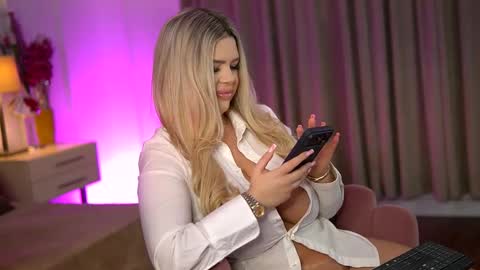 Sophie online show from March 27, 2026, 8:26 am