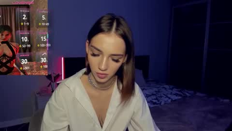 Sophie online show from November 14, 2025, 10:25 am