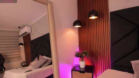 Snapshot of sophiecollins_1 chatting on October 28, 2025, 11:47 am Sophie online show from October 28, 2025, 11:47 am