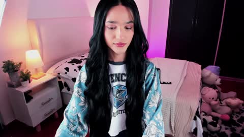 Snapshot of sophiecornett chatting on February 1, 2025, 7:55 pm    online show from February 1, 2025, 7:55 pm