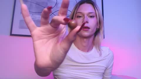 Snapshot of sophiediamond_x chatting on October 18, 2025, 11:44 am sophiediamond_x online show from October 18, 2025, 11:44 am