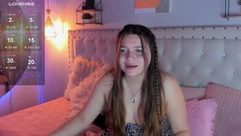 Sophie  online show from November 13, 2025, 1:10 pm