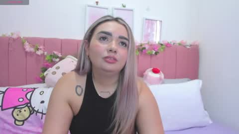 Snapshot of sophiee_rosee chatting on May 19, 2026, 10:16 pm sophiee rosee online show from May 19, 2026, 10:16 pm