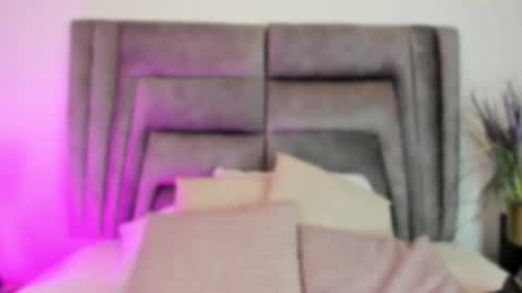 Sophie  online show from March 28, 2026, 11:21 am