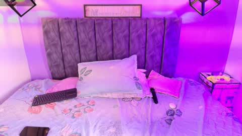 Snapshot of sophiee_velvet chatting on January 5, 2026, 5:27 pm online show from January 5, 2026, 5:27 pm