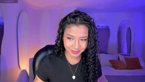 Sophie Houston online show from October 26, 2025, 4:07 am