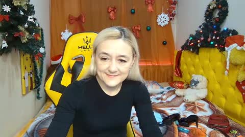 sophiekittyy online show from December 26, 2024, 7:35 am