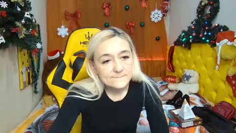 sophiekittyy online show from December 26, 2024, 10:37 am