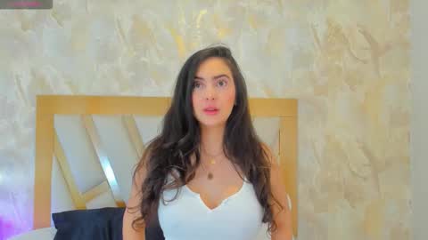 Sophie online show from November 12, 2025, 1:33 pm