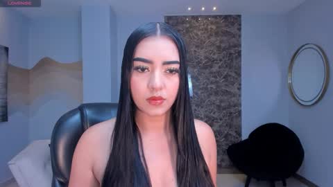 Snapshot of sophielanne chatting on December 18, 2025, 4:07 am Sophie online show from December 18, 2025, 4:07 am