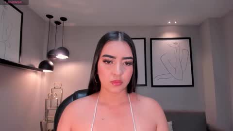 Snapshot of sophielanne chatting on December 23, 2025, 3:59 am Sophie online show from December 23, 2025, 3:59 am